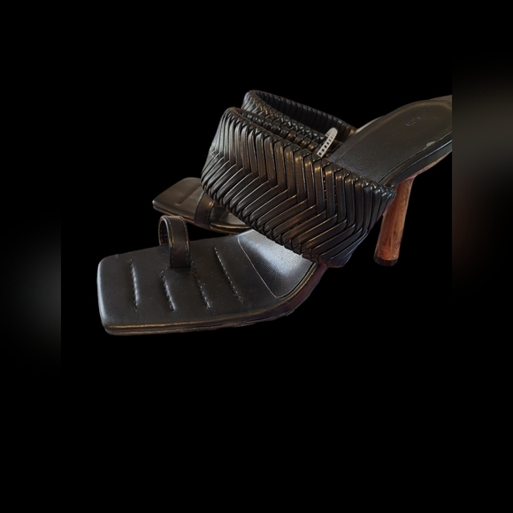 NWOT Women's braided heeled ,6.5 mule,squared open toe slide on - Picture 12 of 13